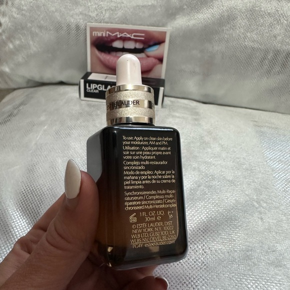 Estée Lauder Night Repair and FREE MAC Lipglass Set - Picture 3 of 5